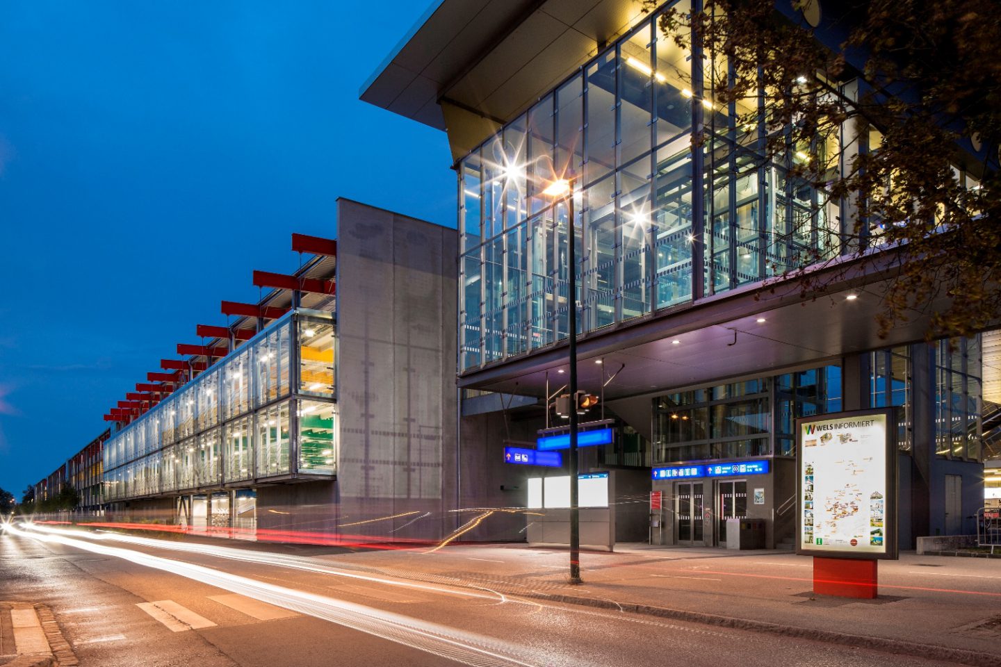 Das Parkhaus am Hauptbahnhof in Wels