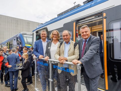 erstes Fahrzeug aus dem TramTrain-Projekt